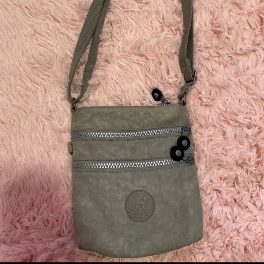 Kipling crossbody